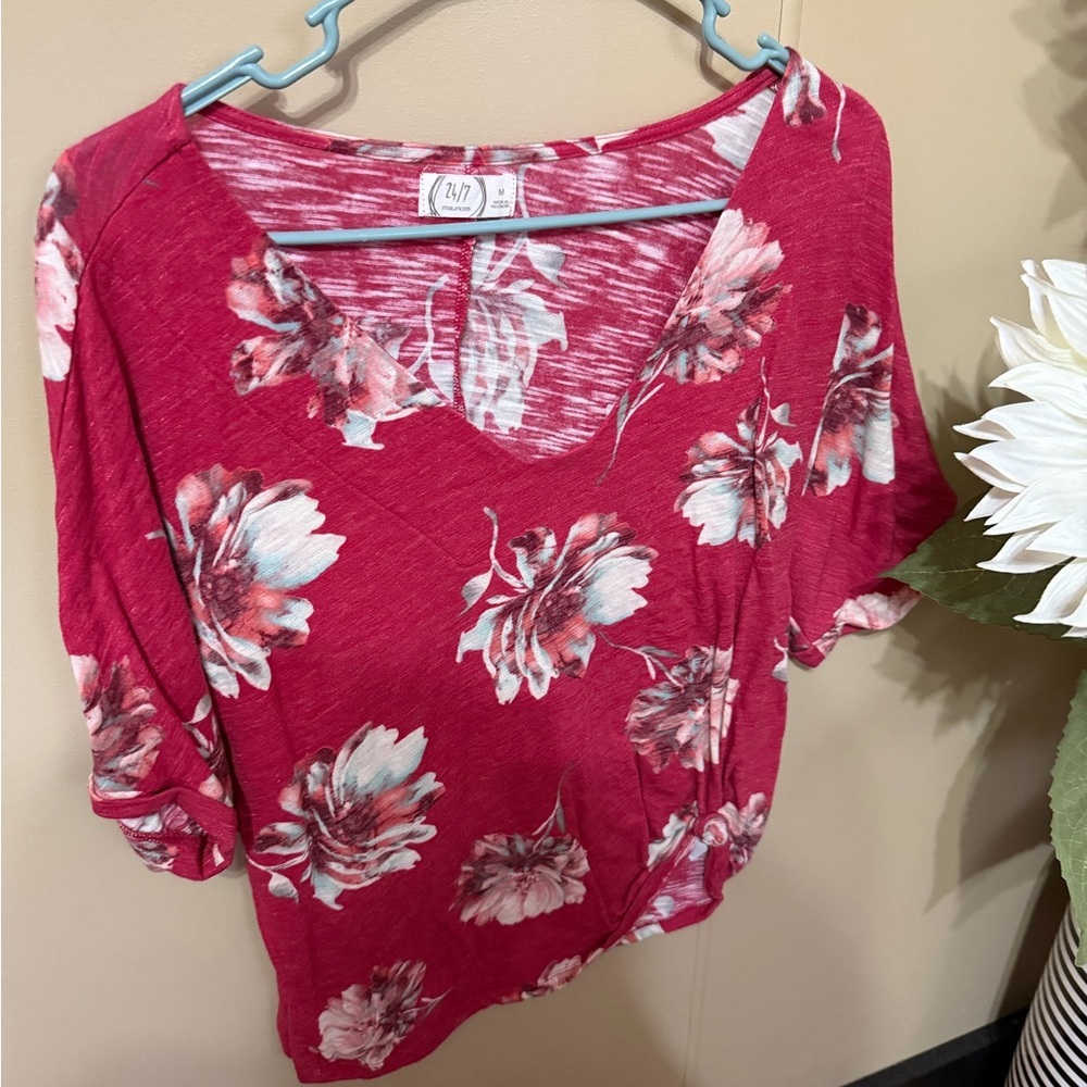 Maurices Red Floral Women's Top